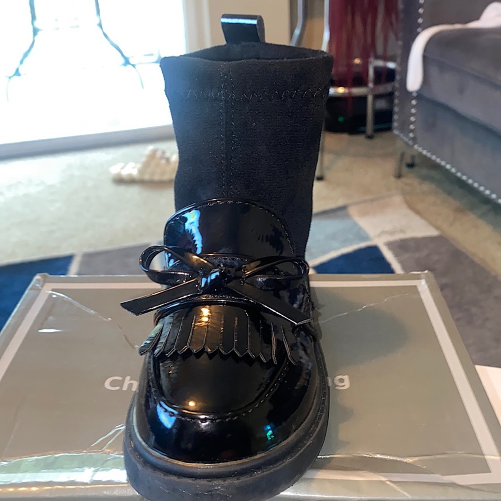 Black bow boots